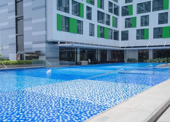 One Bedroom Apartment At Republic Plaza - Pool & City View