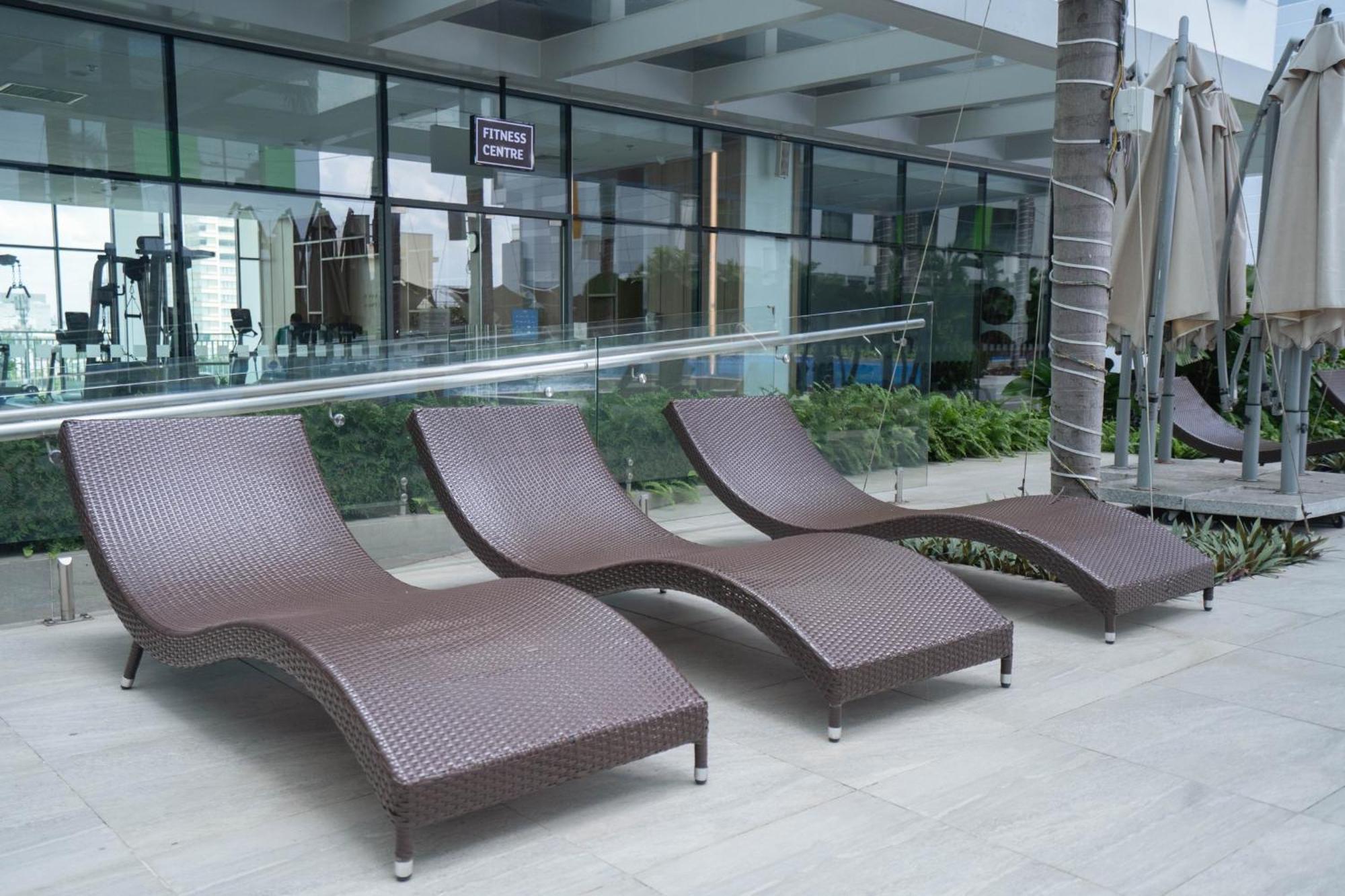 One Bedroom At Republic Plaza - Pool & View Apartment *
