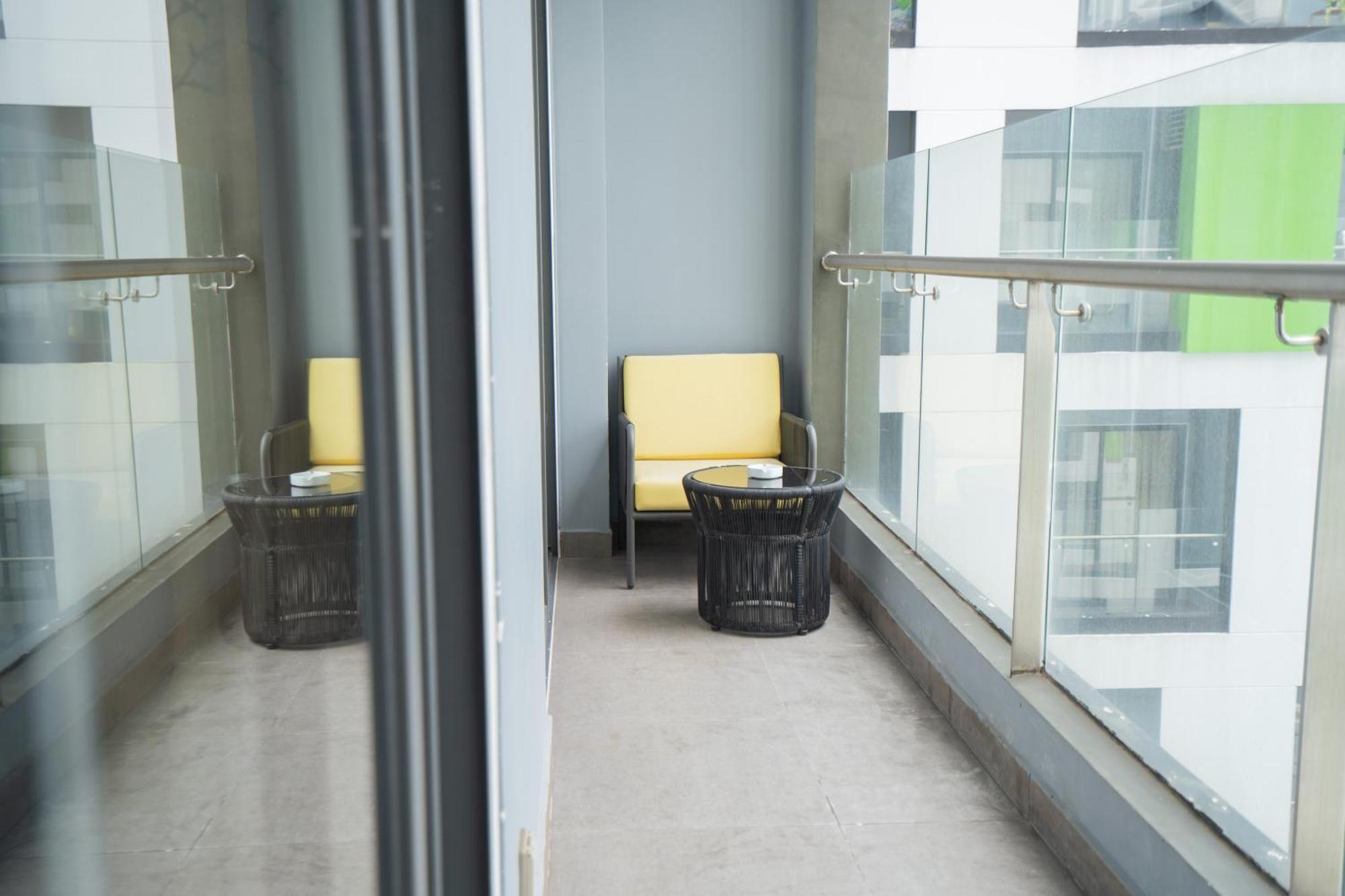 One Bedroom At Republic Plaza - Pool & View *