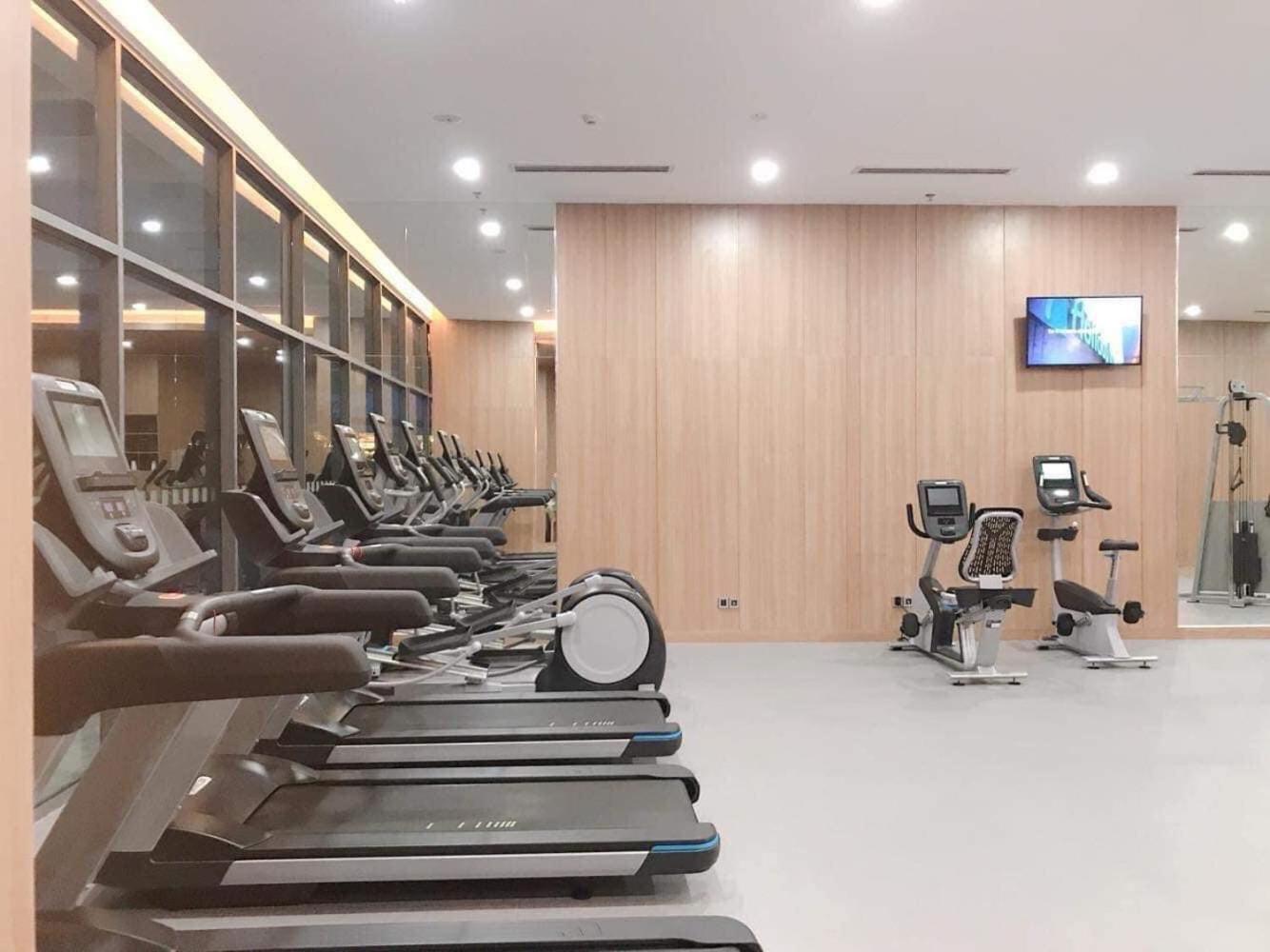 One Bedroom At Republic Plaza - Pool & View Apartment *