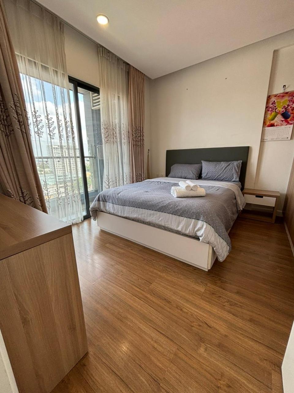 One Bedroom At Republic Plaza - Pool & View Apartment