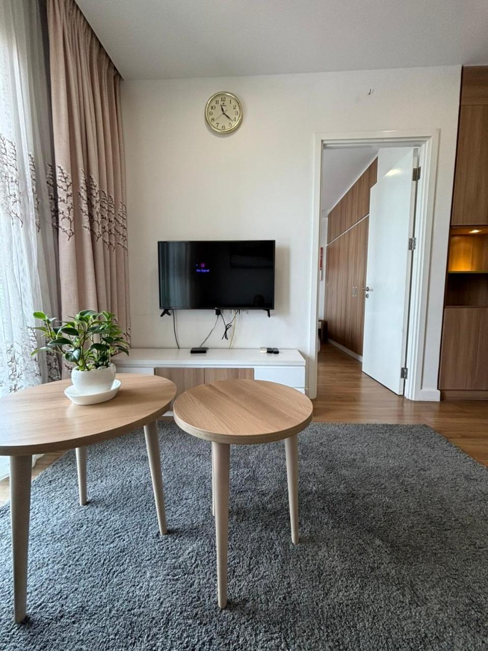 Apartment One Bedroom At Republic Plaza - Pool & View