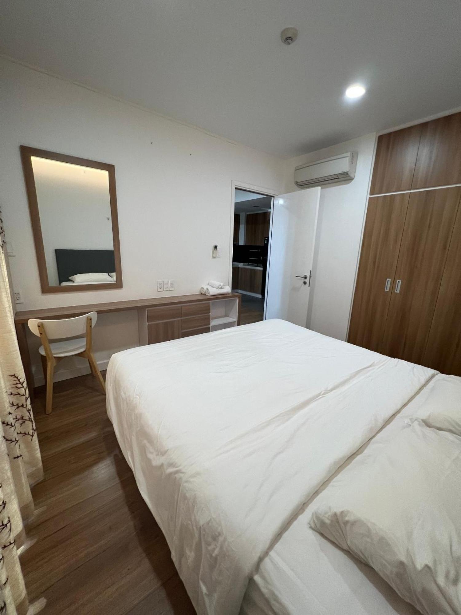 Apartment One Bedroom At Republic Plaza - Pool & View