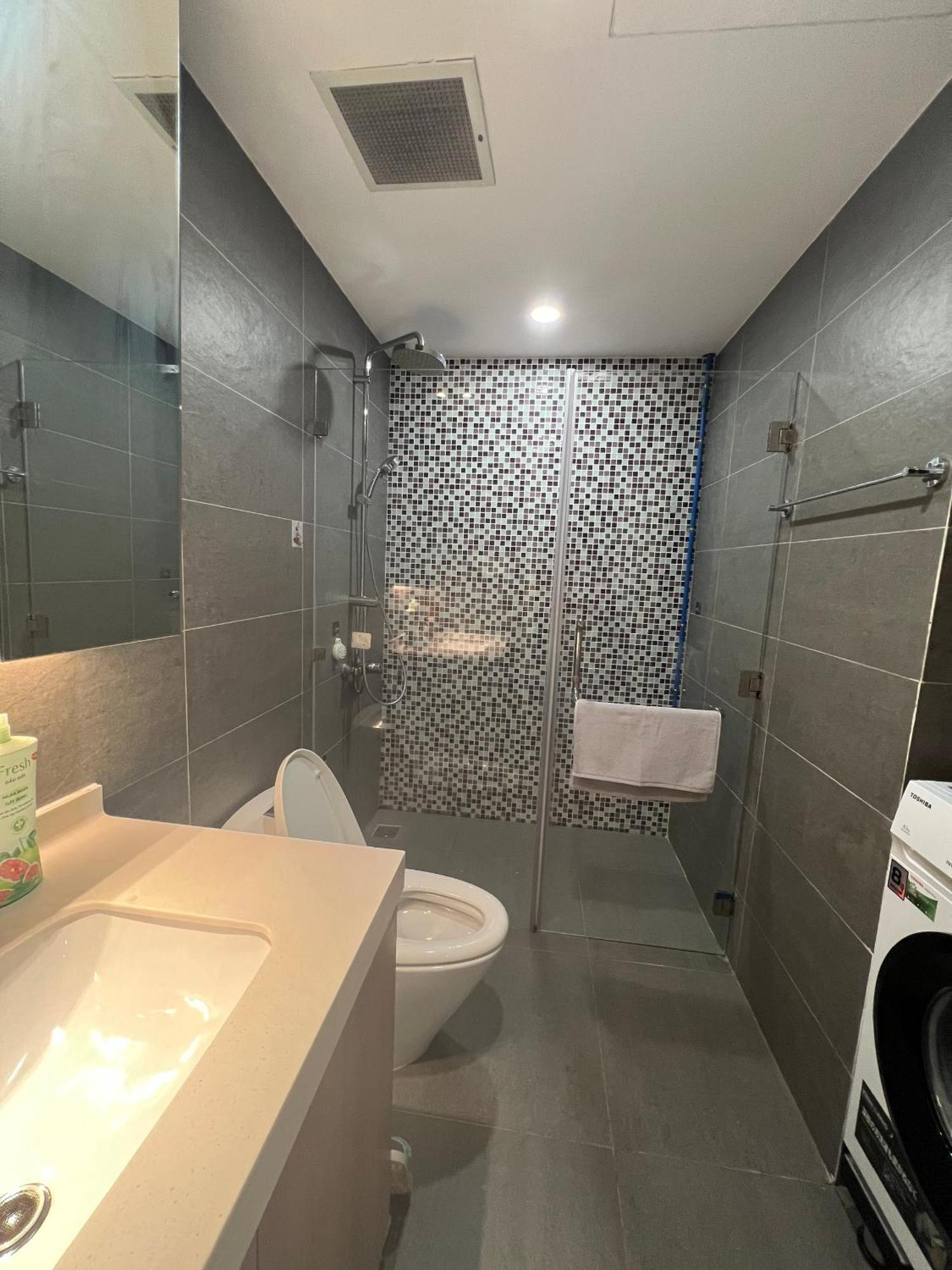 One Bedroom At Republic Plaza - Pool & View Apartment *